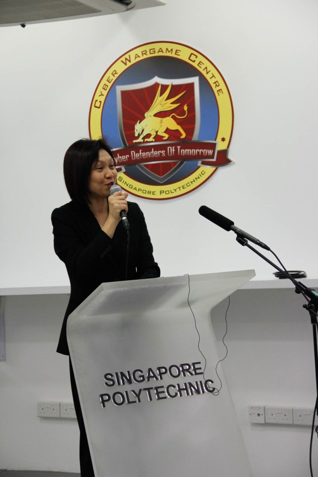 Ms Georgina Phua, Director of School of DMIT giving an inspiring closing speech to all participants in ISACA Day @ SP
